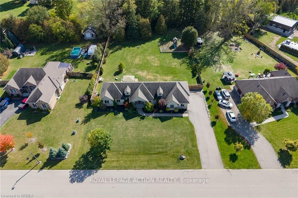Photo 42 of 24 Wingrove Wood, Brantford, North Park/Wood St. — HOMEH