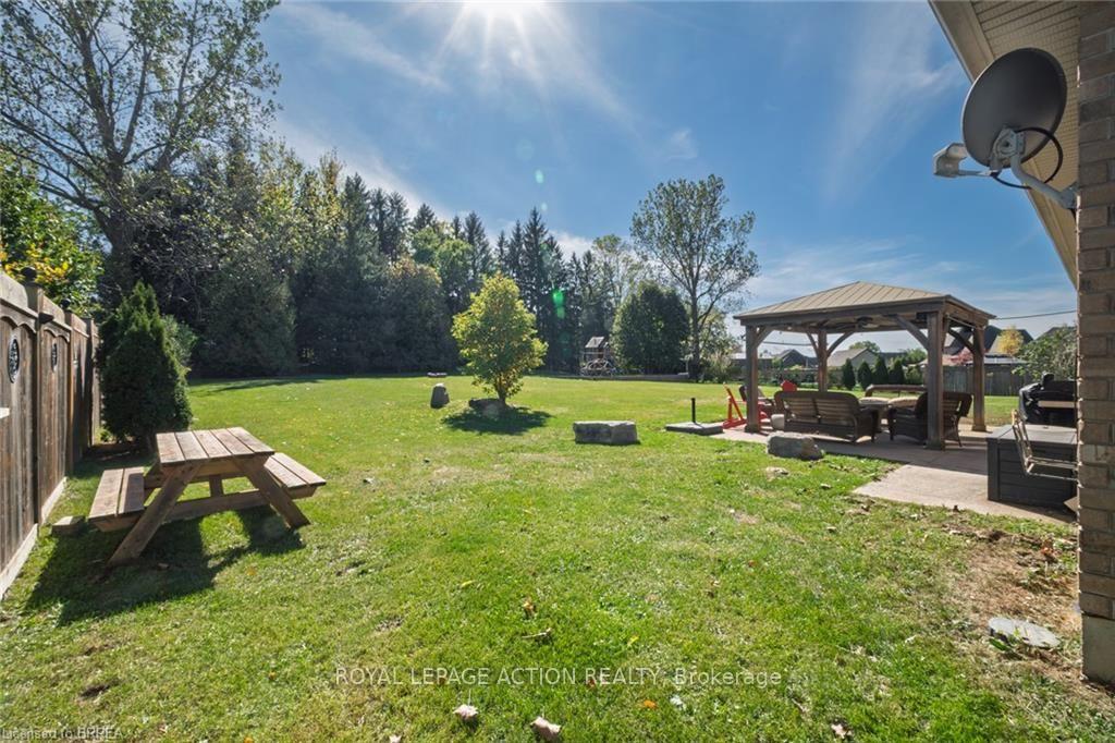 Photo 47 of 24 Wingrove Wood, Brantford, North Park/Wood St. — HOMEH