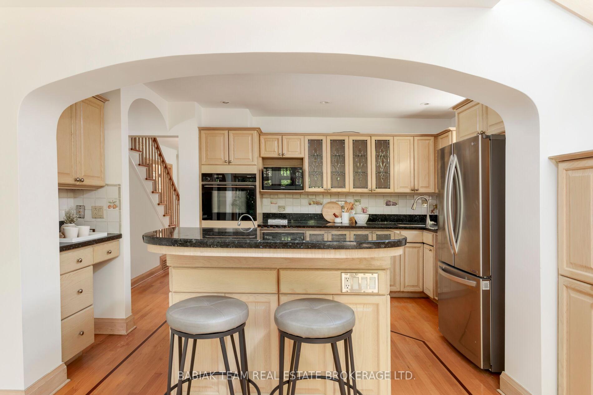 Photo 18 of 33 Halford Avenue, Toronto, Lambton Baby Point — HOMEH