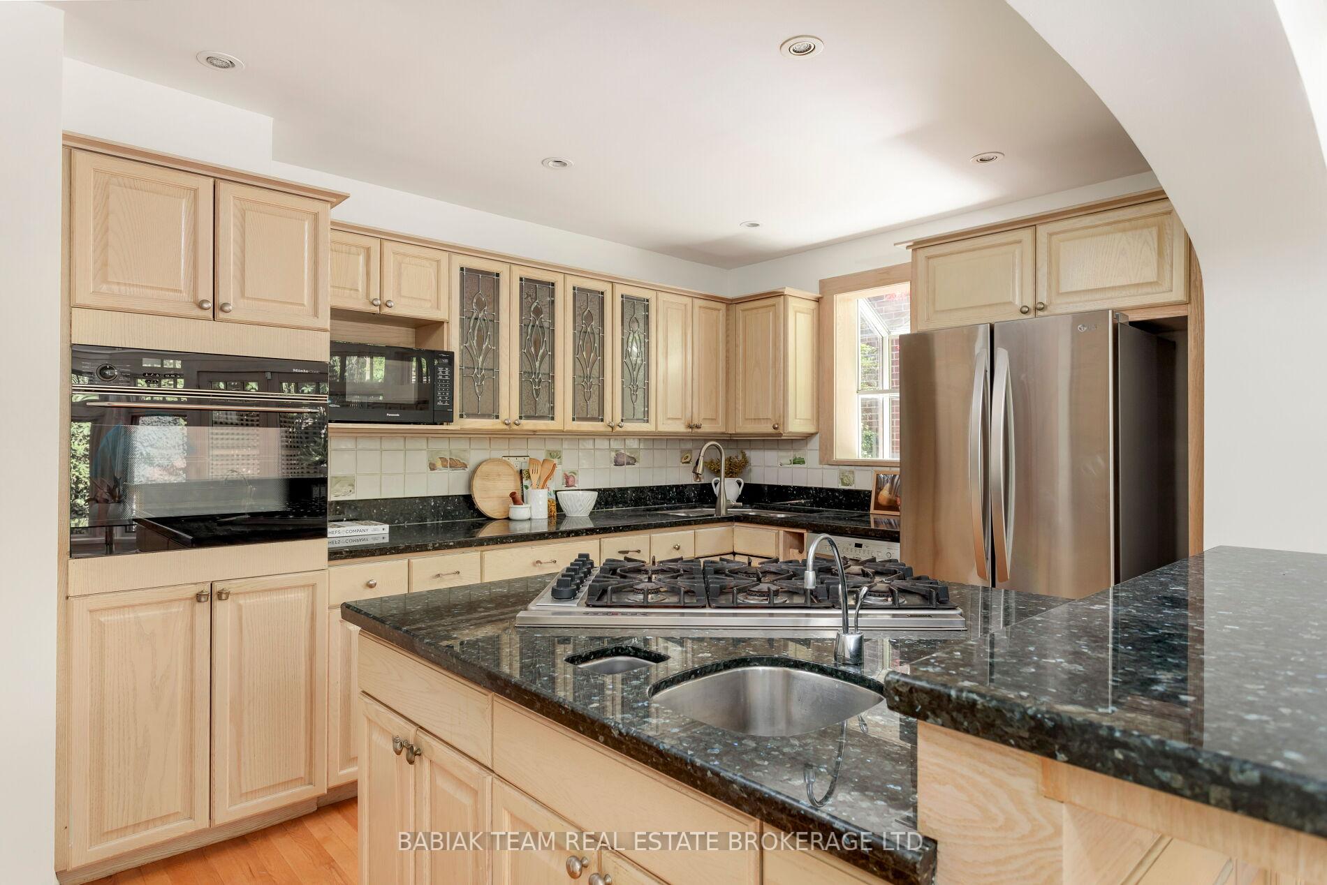 Photo 19 of 33 Halford Avenue, Toronto, Lambton Baby Point — HOMEH