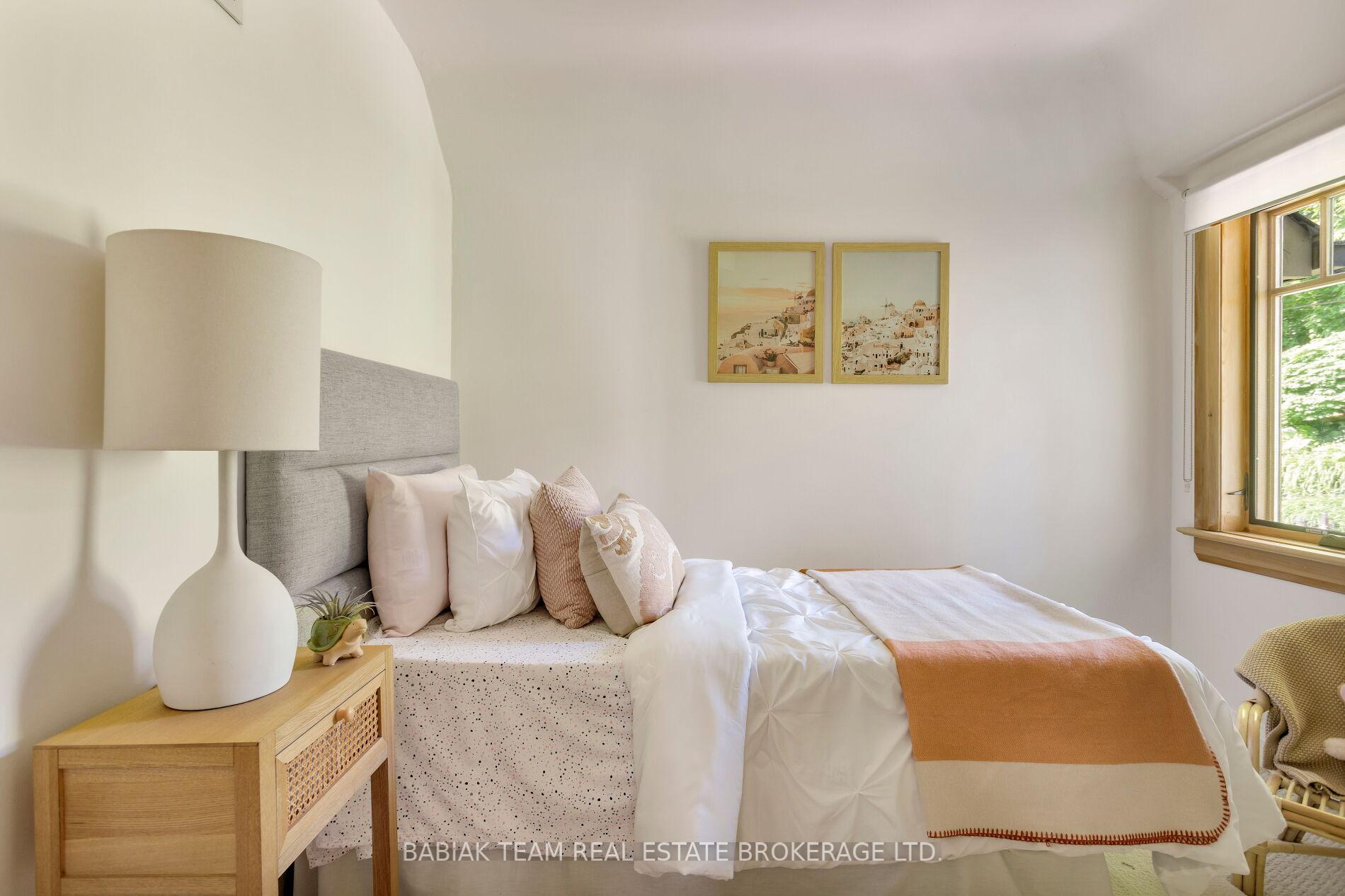 Photo 36 of 33 Halford Avenue, Toronto, Lambton Baby Point — HOMEH
