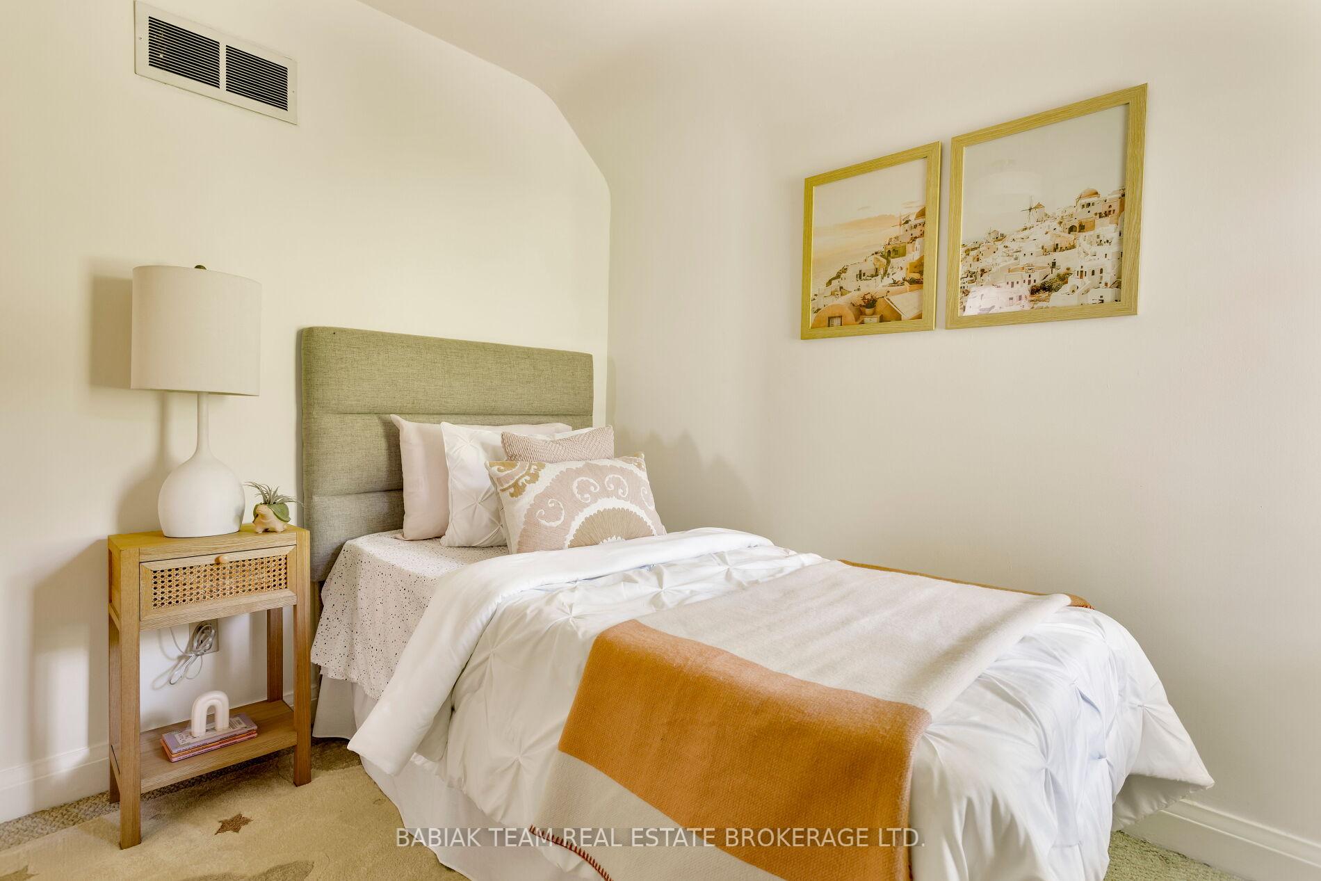 Photo 37 of 33 Halford Avenue, Toronto, Lambton Baby Point — HOMEH