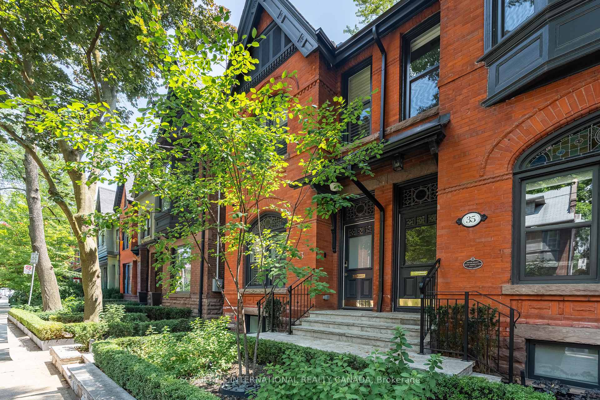 Photo of 33 Tranby Avenue