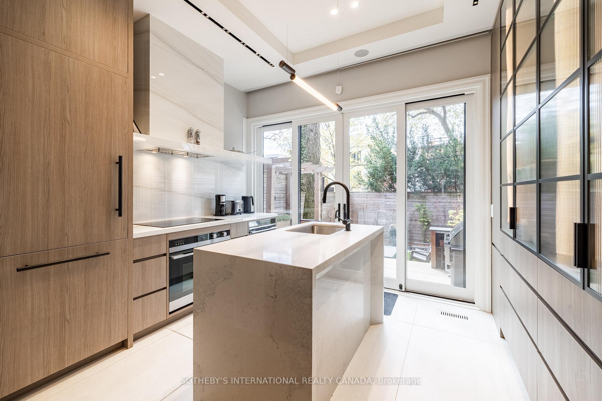 Photo 13 of 33 Tranby Avenue, Toronto, The Annex — HOMEH