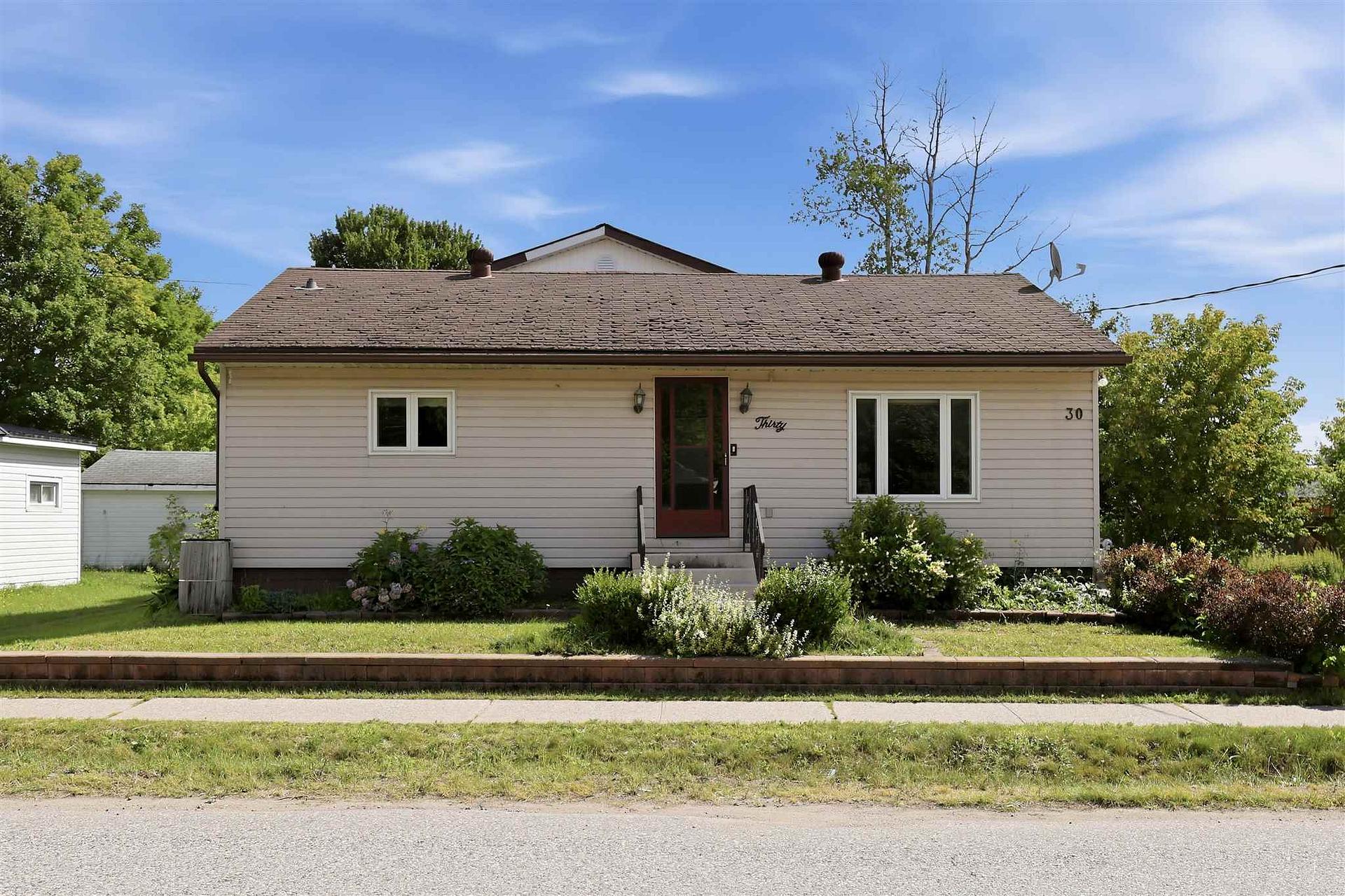 Photo 1 of 30 Adeline Avenue, Sault Ste Marie, Ward 3 — HOMEH