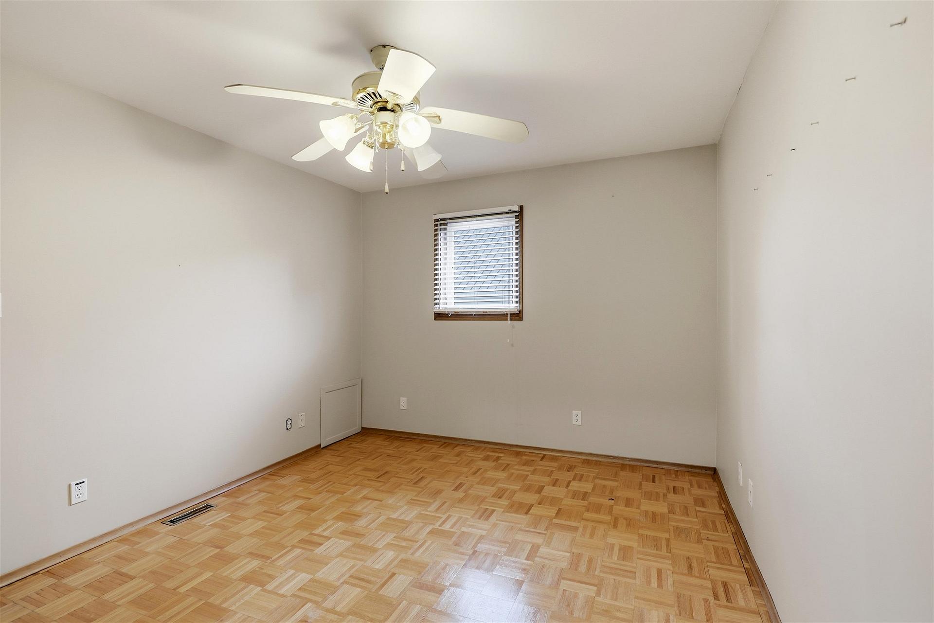 Photo 17 of 30 Adeline Avenue, Sault Ste Marie, Ward 3 — HOMEH
