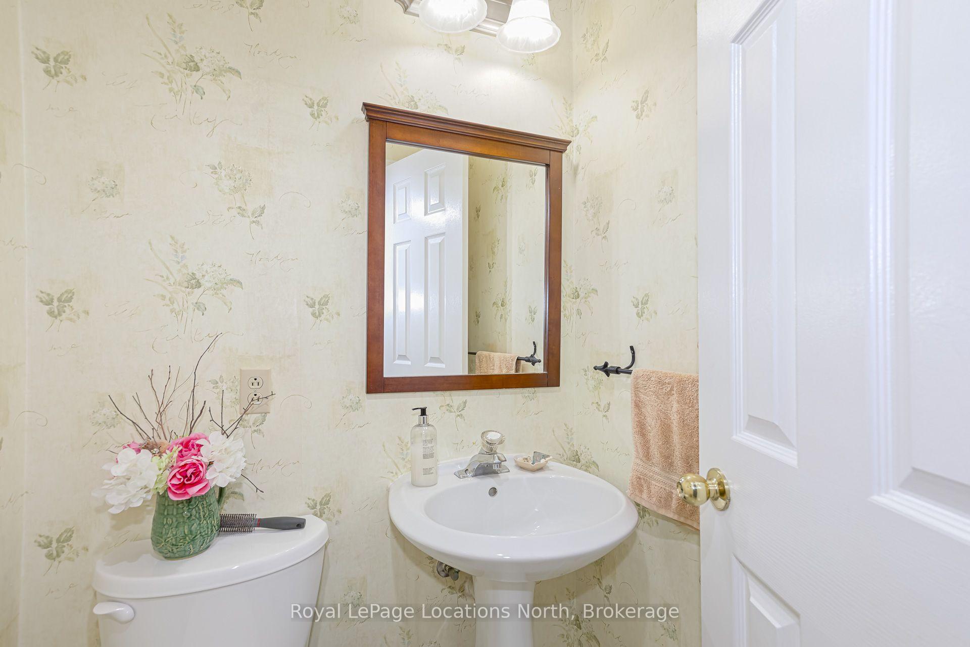 Photo 6 of Unit 8, 403 Thomas Street S, Clearview, Stayner — HOMEH