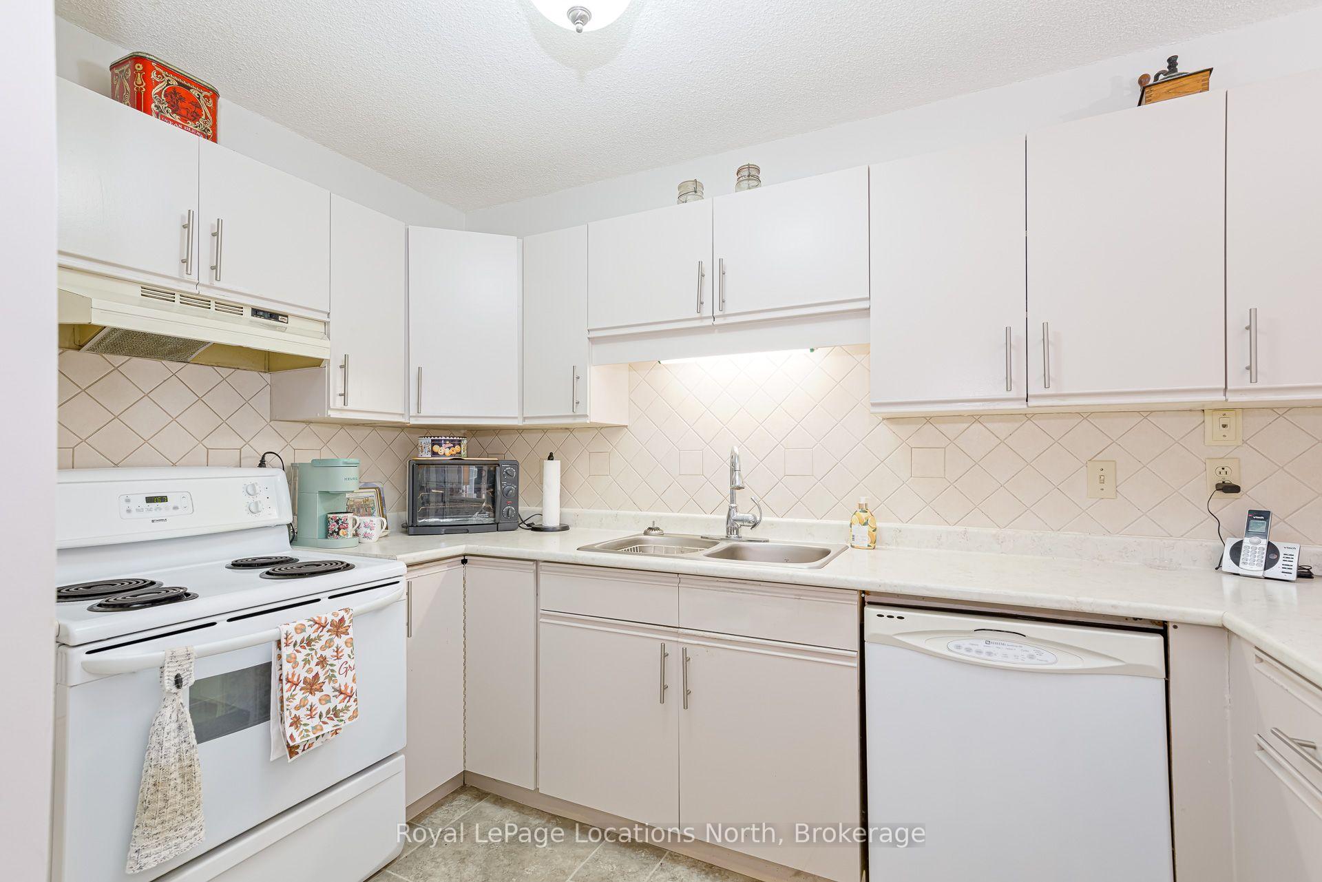 Photo 9 of Unit 8, 403 Thomas Street S, Clearview, Stayner — HOMEH