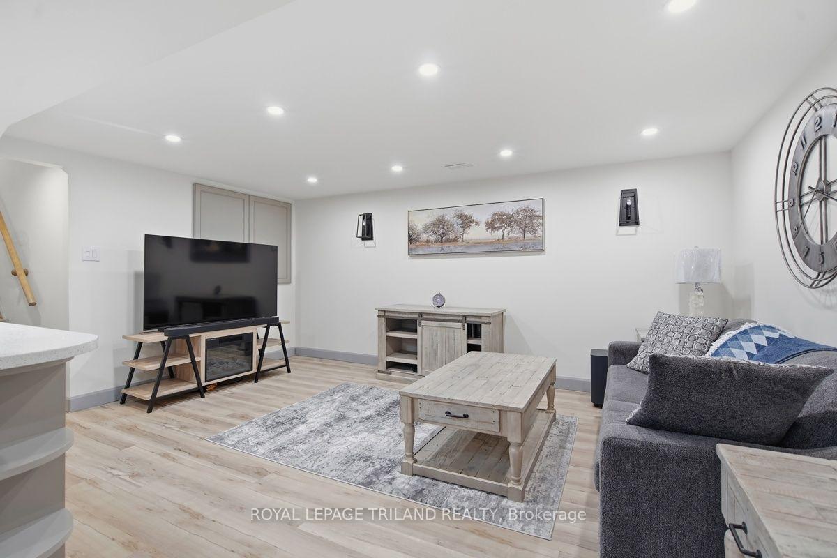 Photo 11 of 27 Aldborough Avenue, St. Thomas — HOMEH