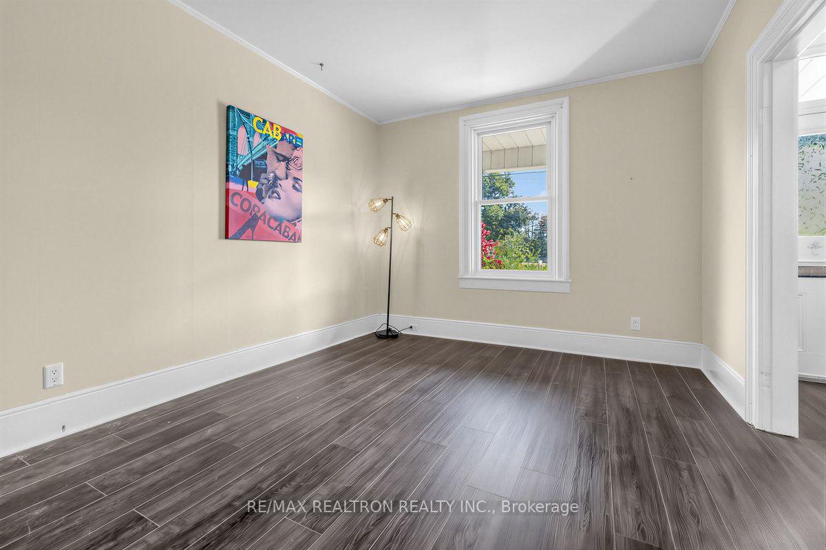 Photo 5 of 52 Parkside Drive, Barrie, Queen's Park — HOMEH