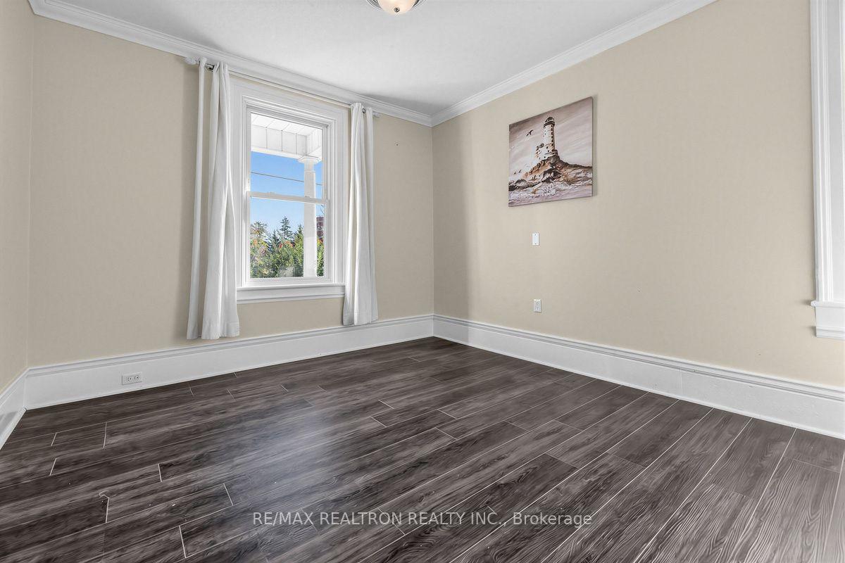 Photo 14 of 52 Parkside Drive, Barrie, Queen's Park — HOMEH
