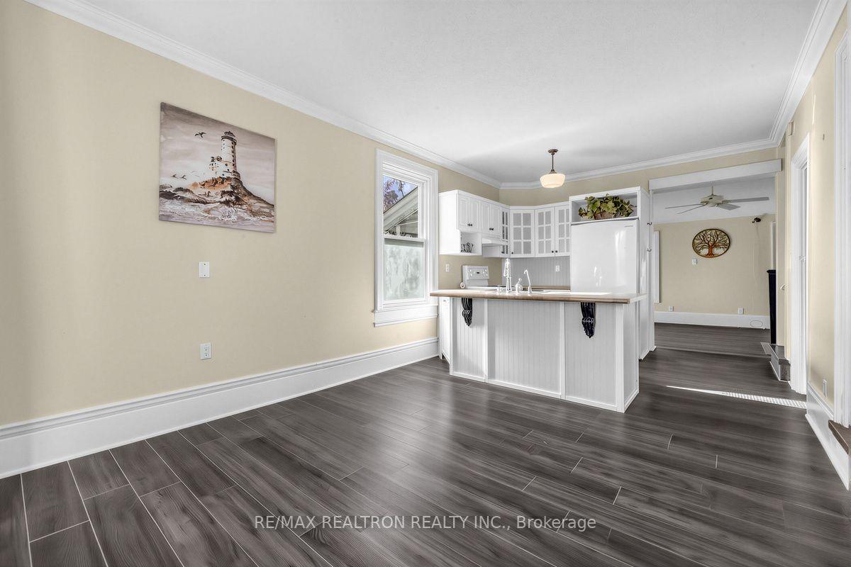 Photo 16 of 52 Parkside Drive, Barrie, Queen's Park — HOMEH