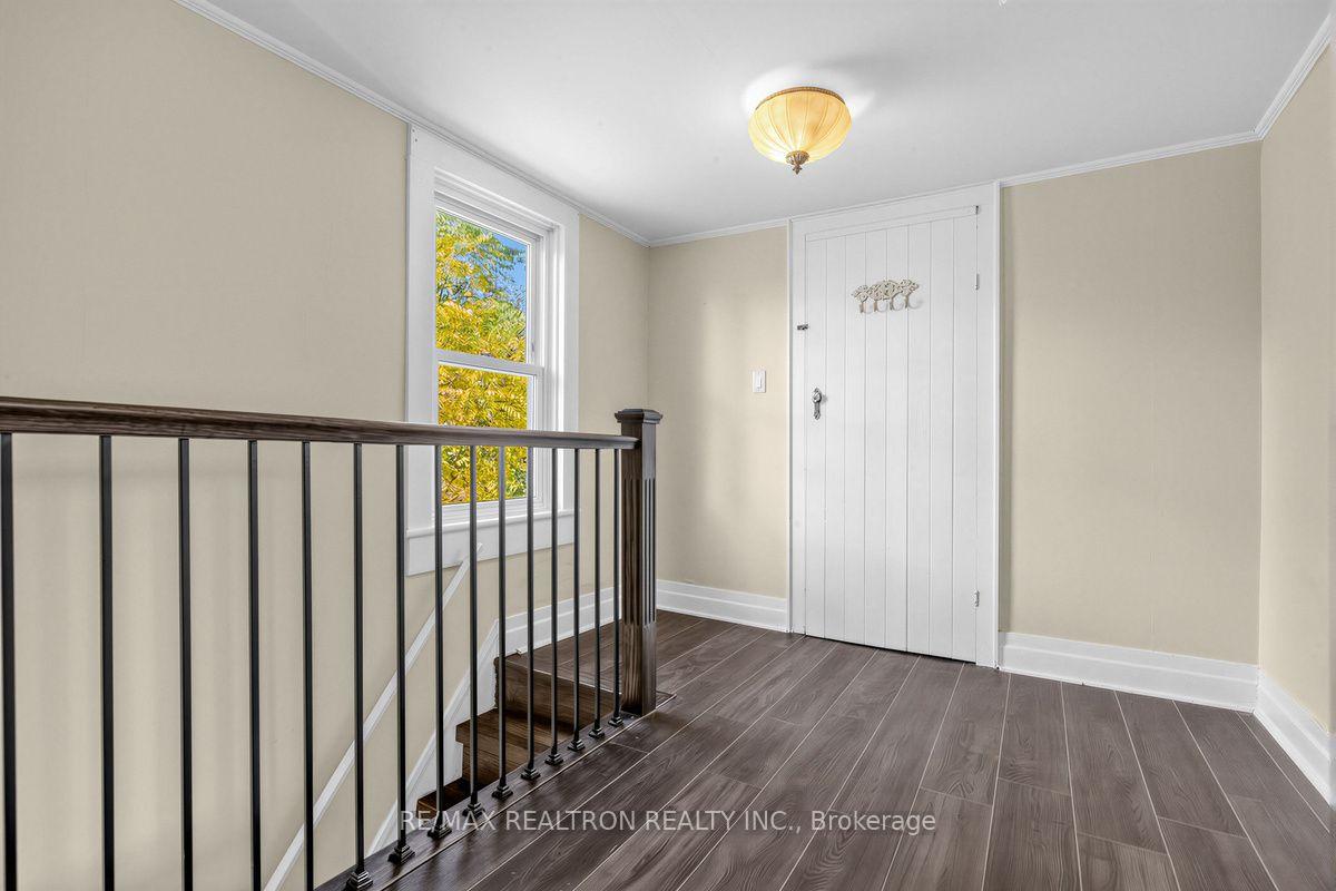 Photo 37 of 52 Parkside Drive, Barrie, Queen's Park — HOMEH