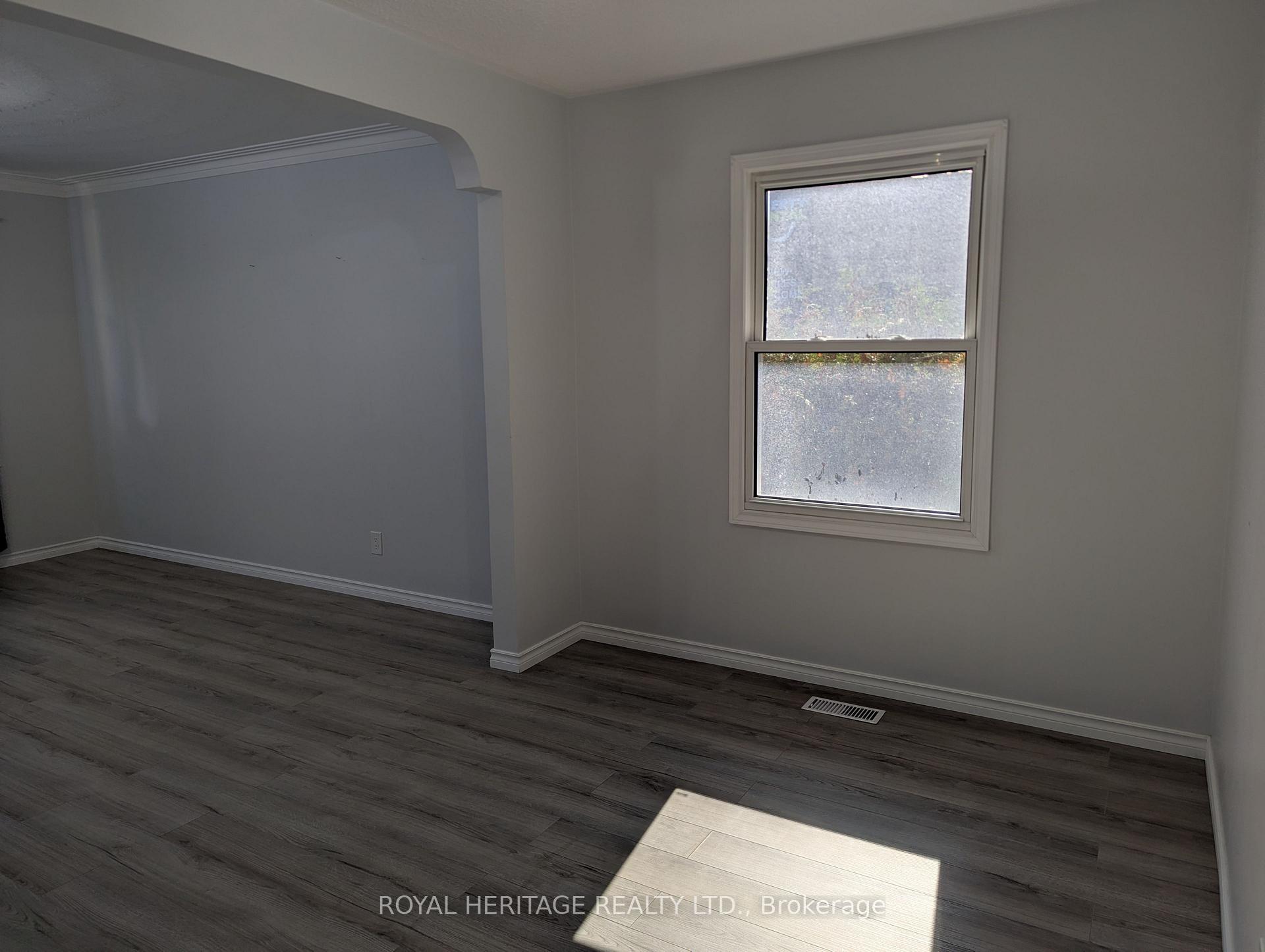 Photo 9 of 56 Liberty Street S, Clarington, Bowmanville — HOMEH