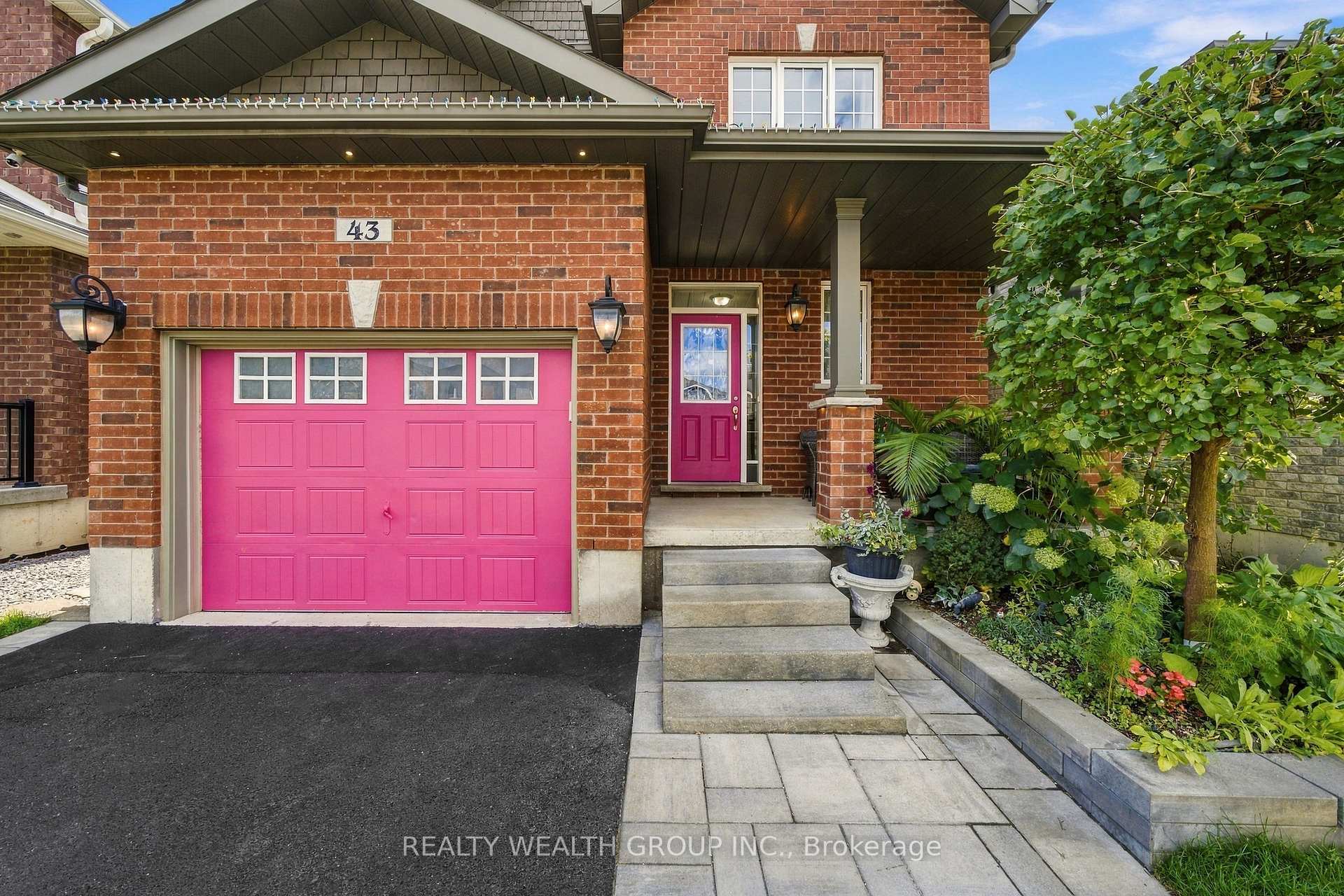 Photo 3 of 43 Booth Lane, Barrie, Painswick South — HOMEH