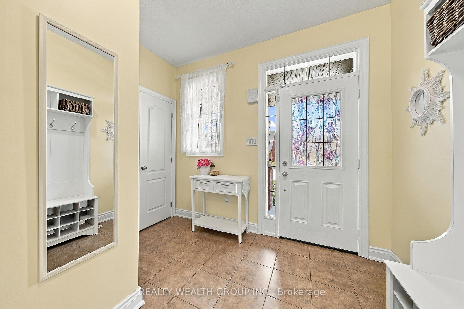 Photo 4 of 43 Booth Lane, Barrie, Painswick South — HOMEH