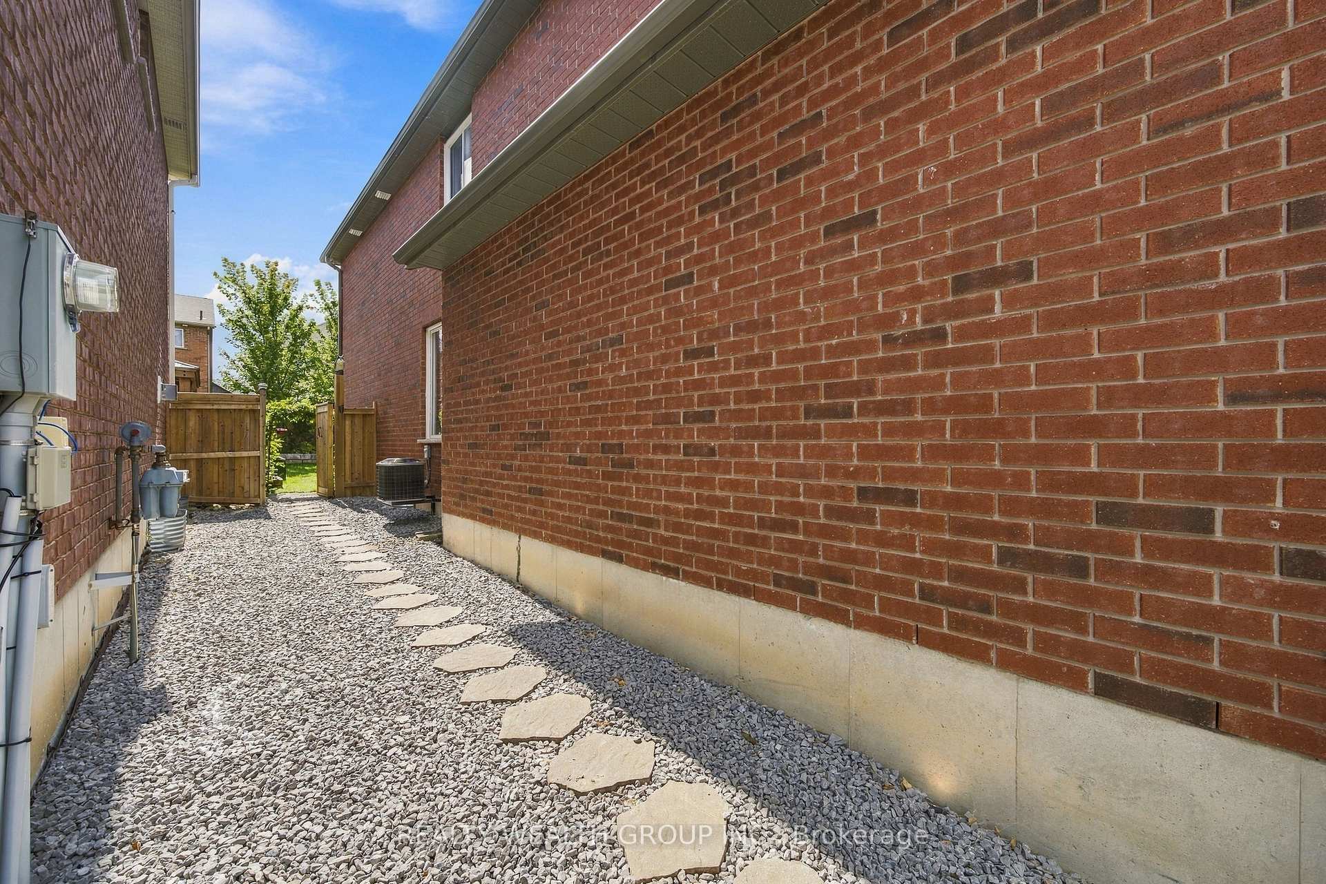Photo 27 of 43 Booth Lane, Barrie, Painswick South — HOMEH