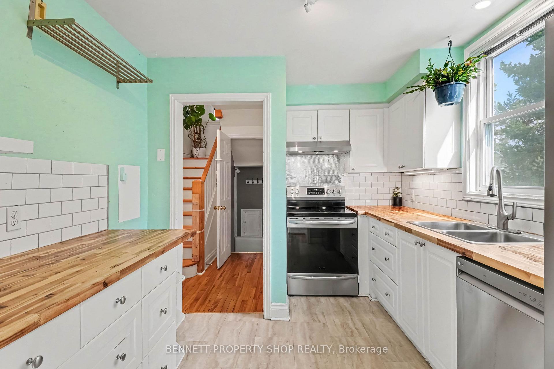 Photo 4 of 1215 Erie Avenue, Ottawa, Ridgemont — HOMEH