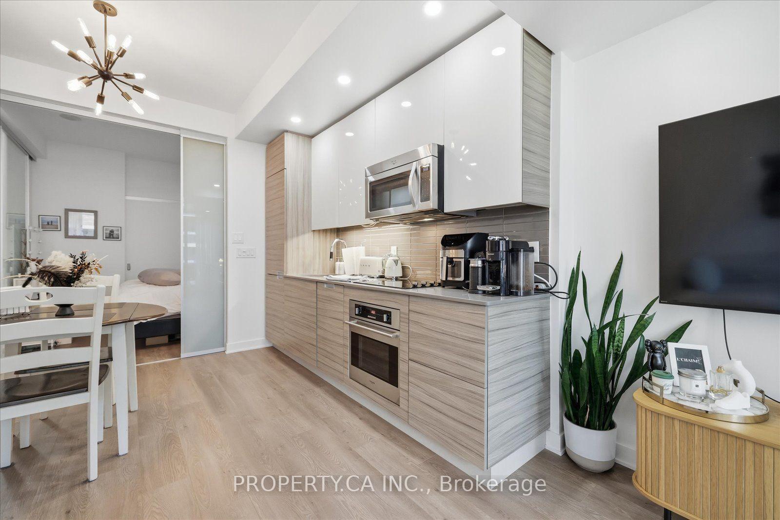 Photo 3 of Unit 606, 210 Simcoe Street, Toronto, Kensington-Chinatown — HOMEH
