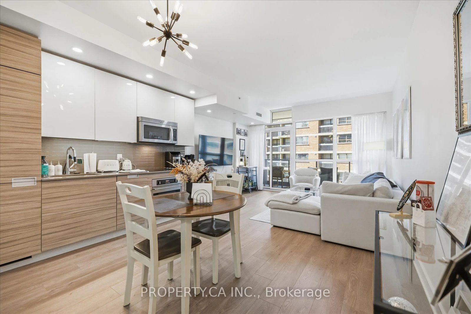 Photo of Unit 606, 210 Simcoe Street