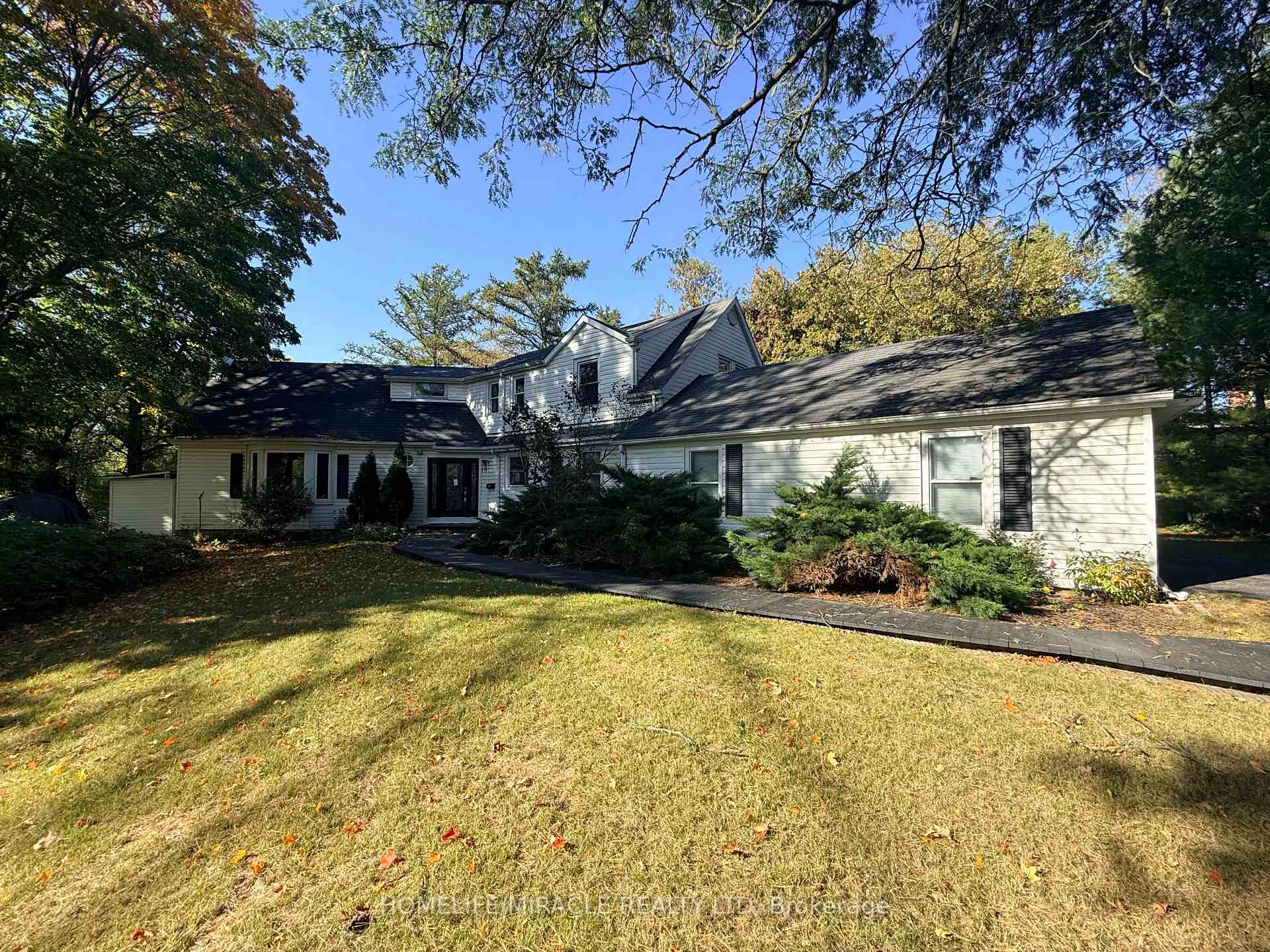 Photo 2 of 10 Yorkton Boulevard, Markham, Angus Glen — HOMEH