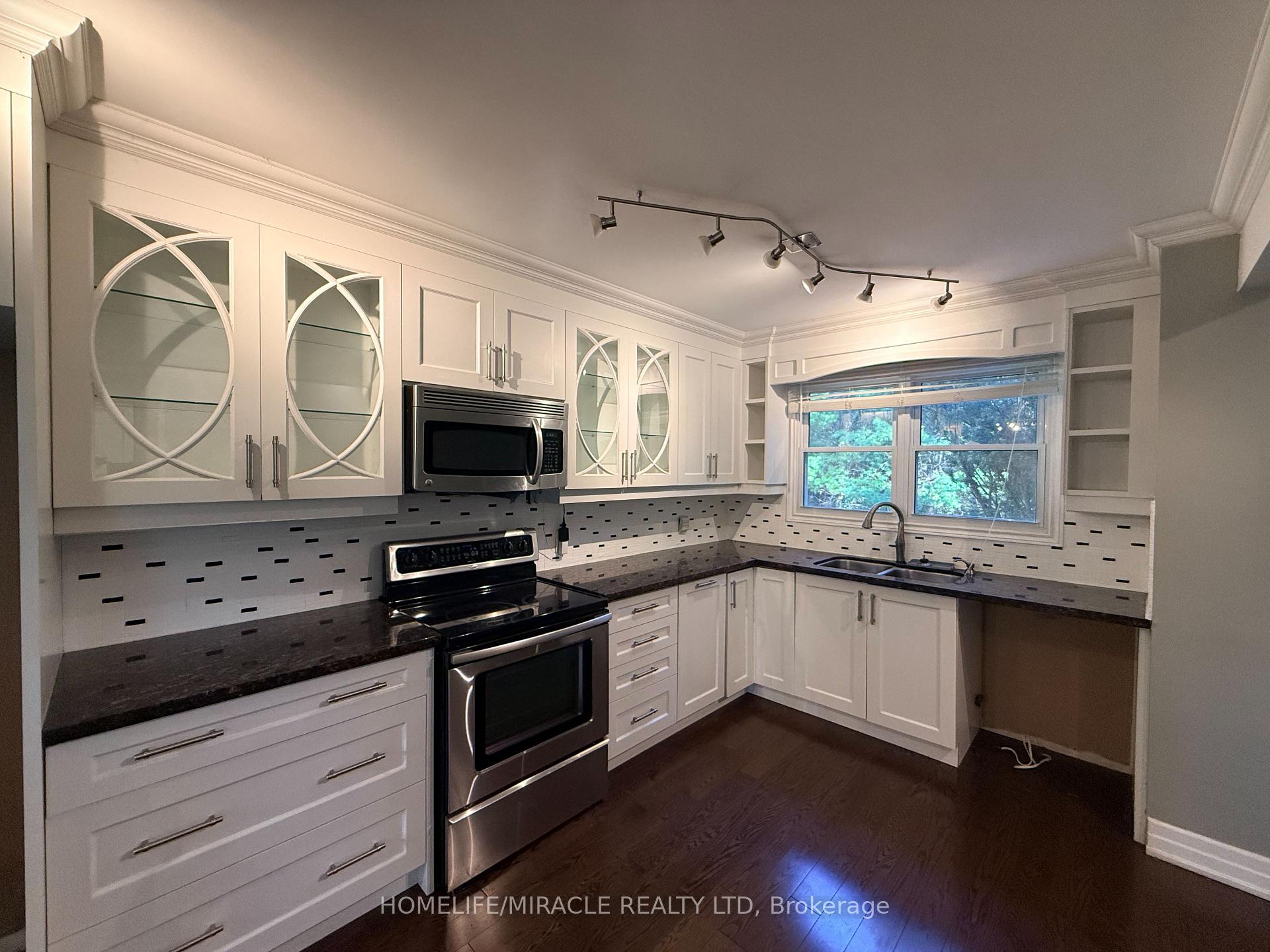 Photo 17 of 10 Yorkton Boulevard, Markham, Angus Glen — HOMEH