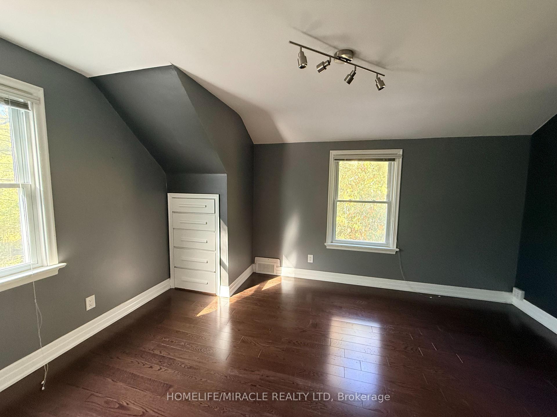 Photo 23 of 10 Yorkton Boulevard, Markham, Angus Glen — HOMEH