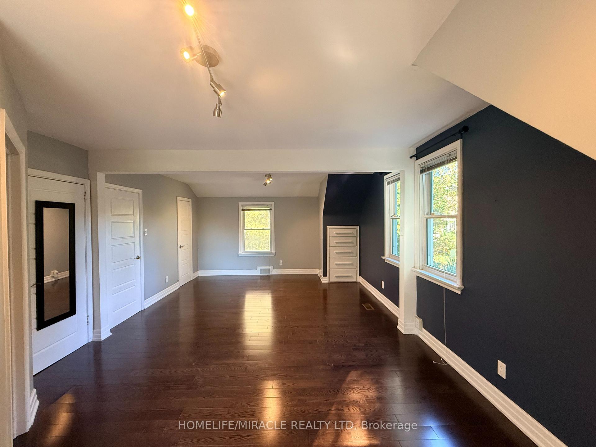 Photo 25 of 10 Yorkton Boulevard, Markham, Angus Glen — HOMEH