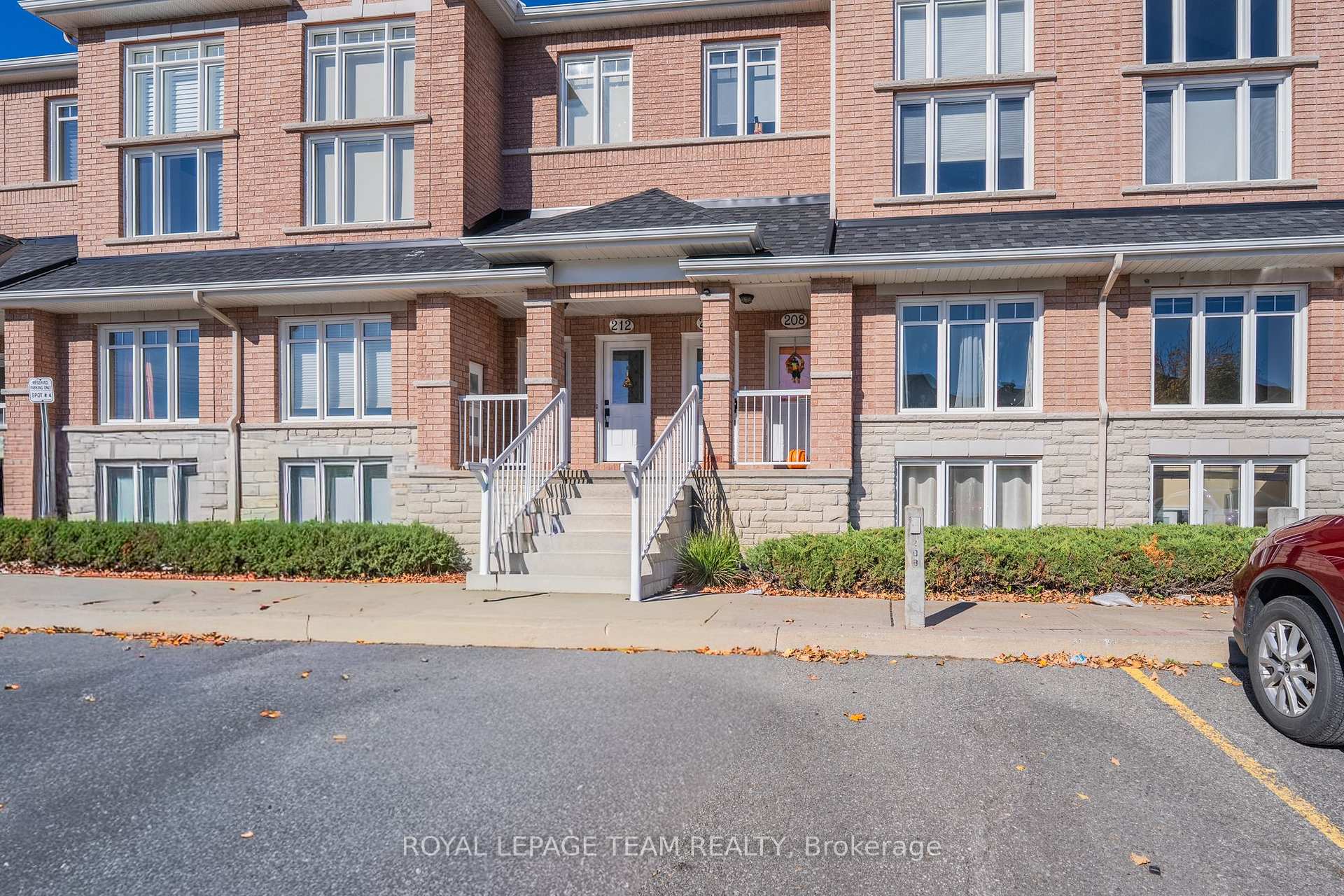 Photo 4 of 208 Tivoli Private, Ottawa, Merivale Industrial Park/Citiplace — HOMEH