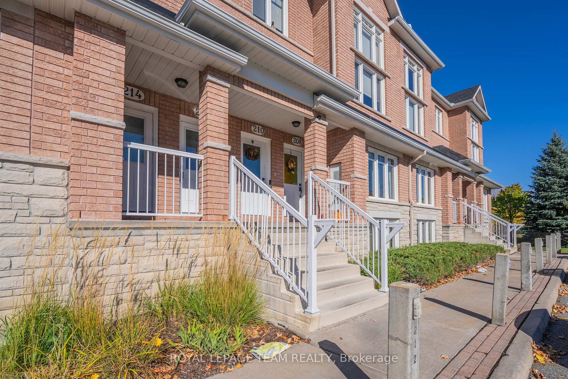 Photo 6 of 208 Tivoli Private, Ottawa, Merivale Industrial Park/Citiplace — HOMEH