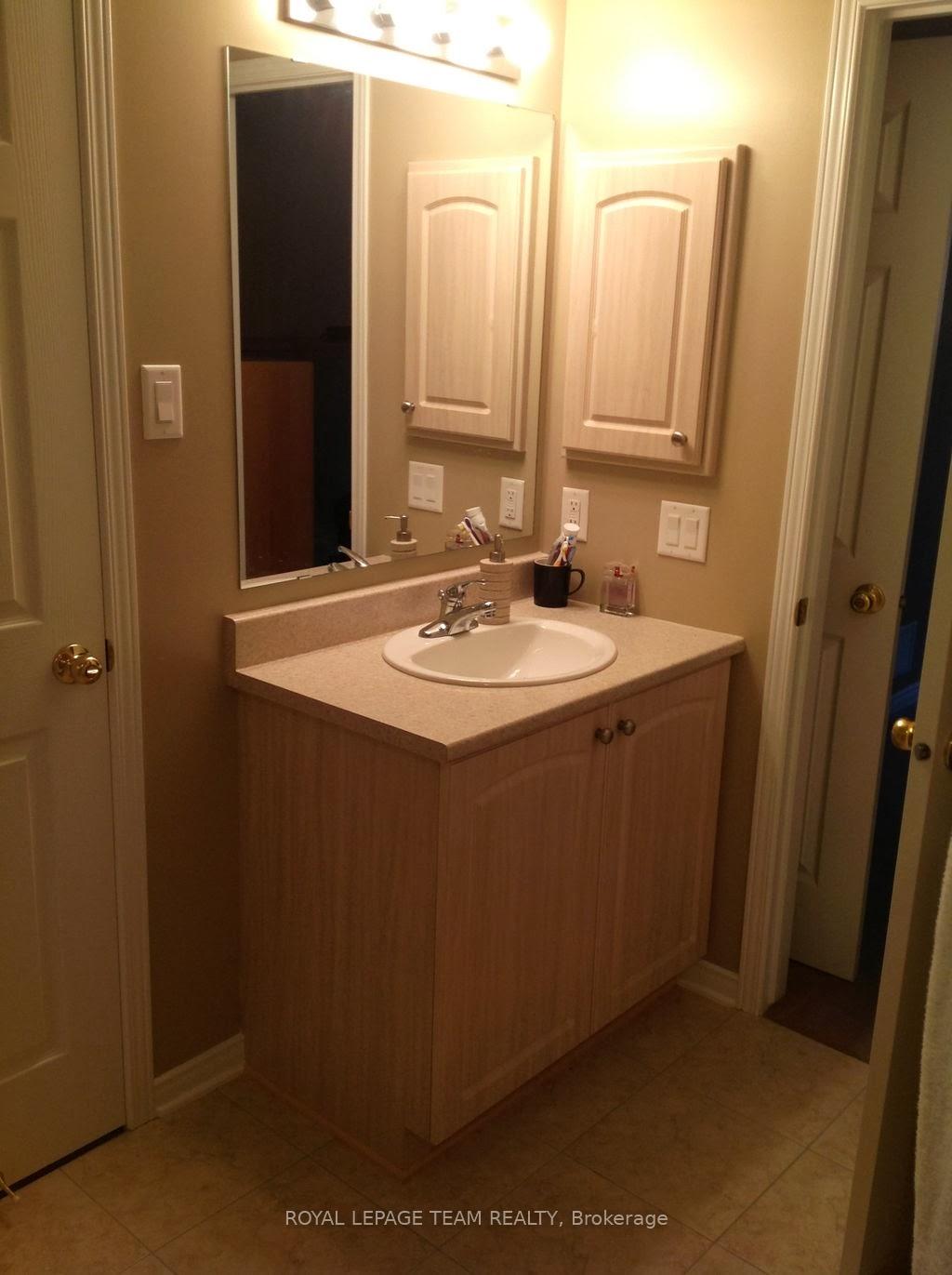 Photo 19 of 208 Tivoli Private, Ottawa, Merivale Industrial Park/Citiplace — HOMEH