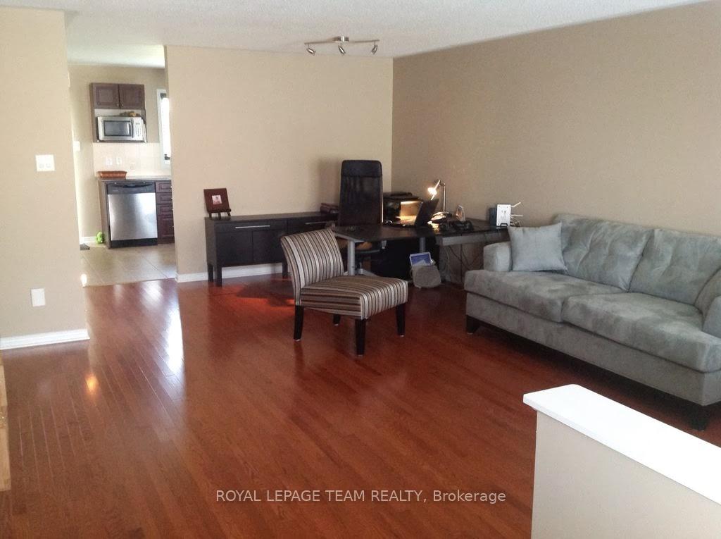 Photo 13 of 208 Tivoli Private, Ottawa, Merivale Industrial Park/Citiplace — HOMEH