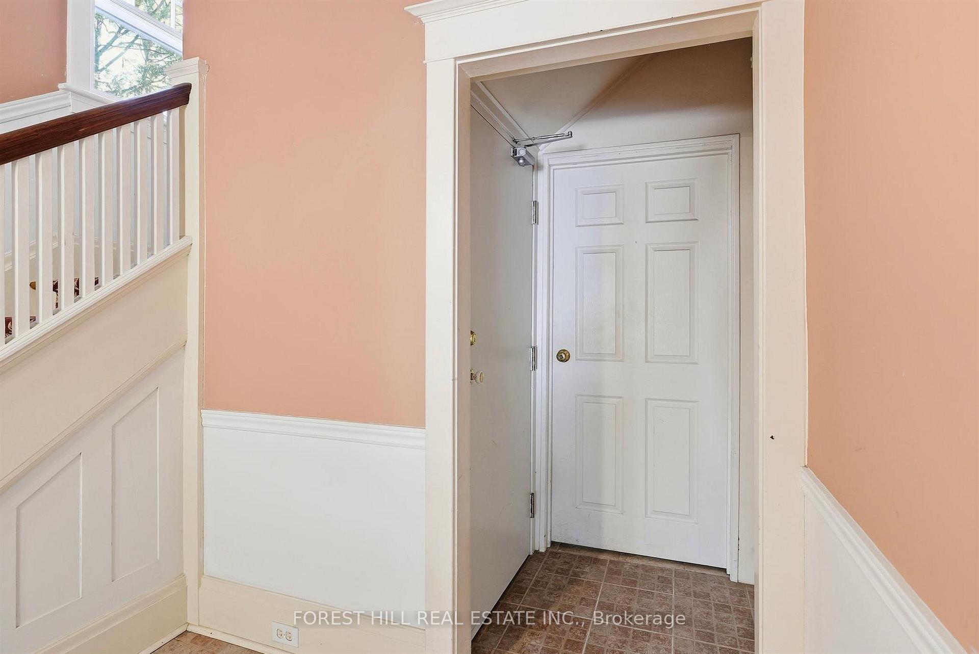 Photo 6 of Unit LOWER, 36 Arnold Crescent, Richmond Hill, Mill Pond — HOMEH