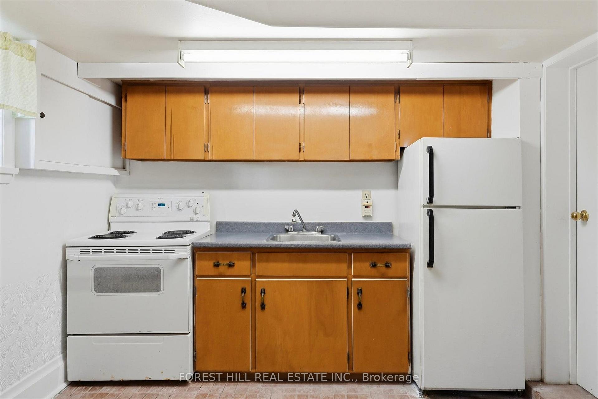 Photo 9 of Unit LOWER, 36 Arnold Crescent, Richmond Hill, Mill Pond — HOMEH