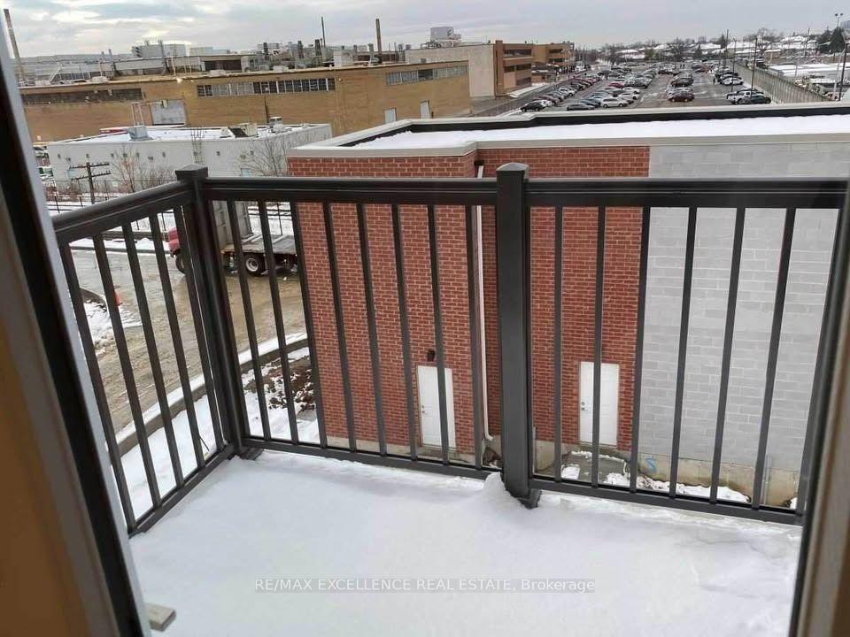 Photo 7 of 87 William Duncan Road, North York, Downsview-Roding-CFB — HOMEH