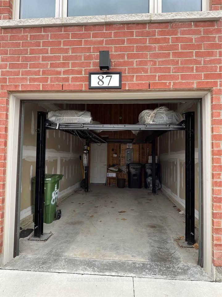 Photo 9 of 87 William Duncan Road, North York, Downsview-Roding-CFB — HOMEH