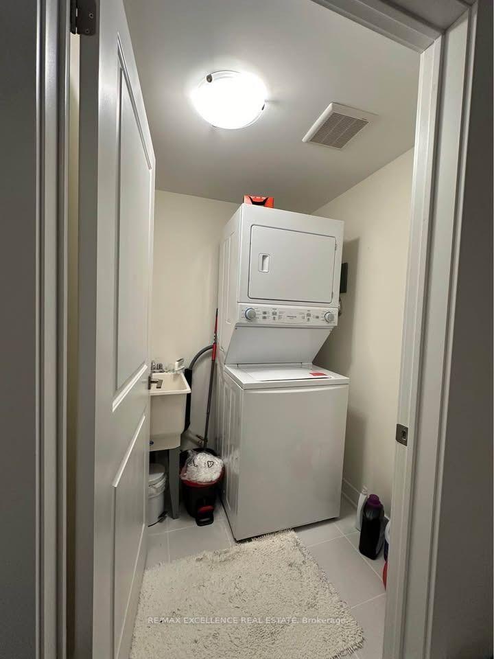 Photo 18 of 87 William Duncan Road, North York, Downsview-Roding-CFB — HOMEH