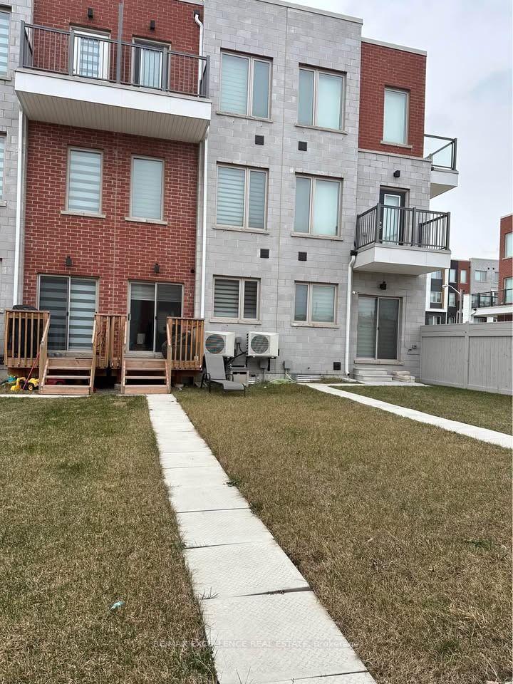 Photo 20 of 87 William Duncan Road, North York, Downsview-Roding-CFB — HOMEH
