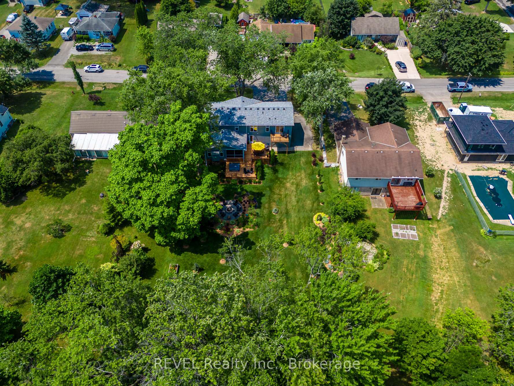 Photo 48 of 74 Montgomery Road, Welland, N. Welland — HOMEH