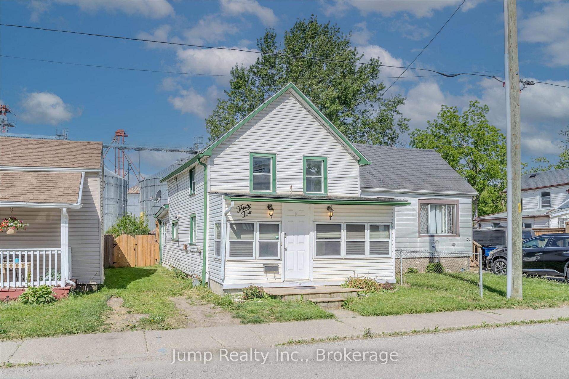 Photo 15 of 32 Degge Street, Chatham-Kent, Chatham — HOMEH