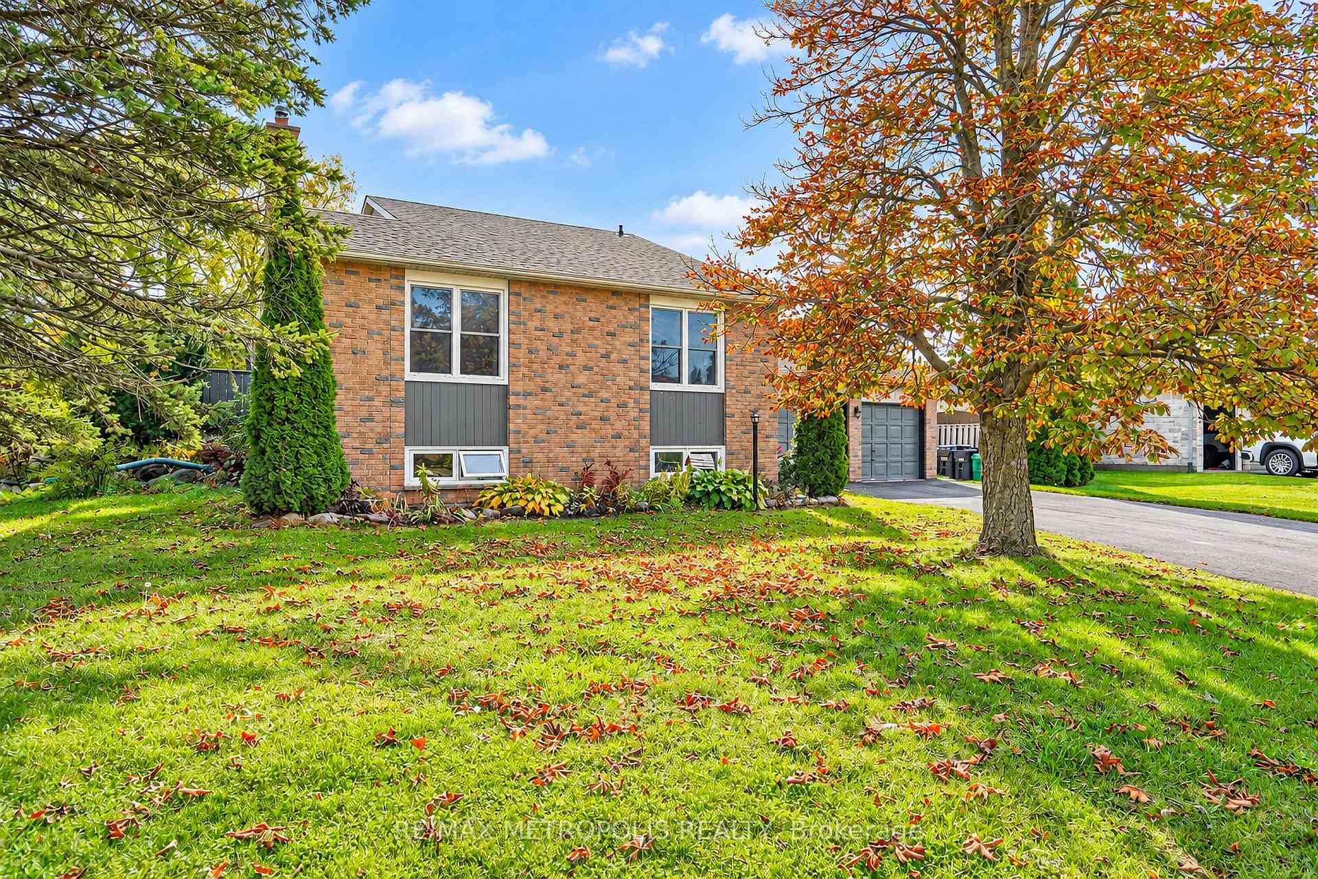 Photo 3 of 1 Herriot Street, Caledon, Palgrave — HOMEH