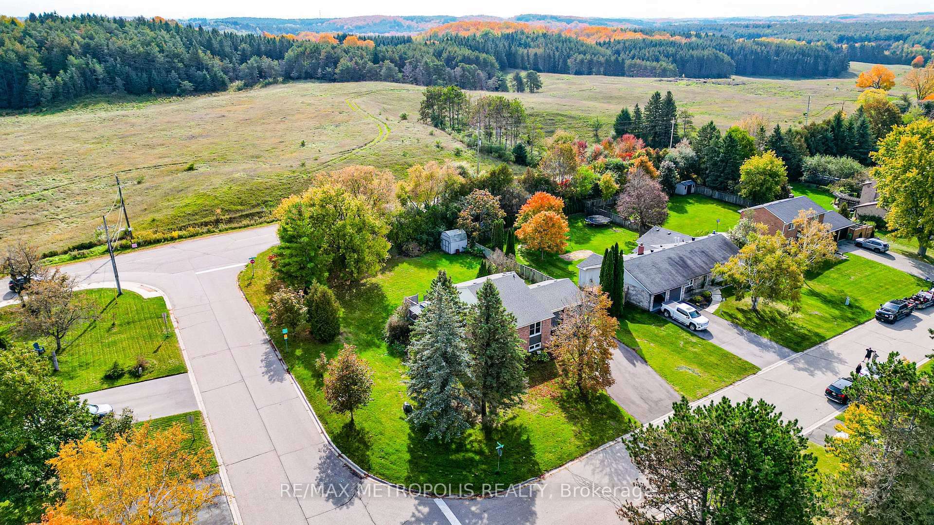 Photo 4 of 1 Herriot Street, Caledon, Palgrave — HOMEH
