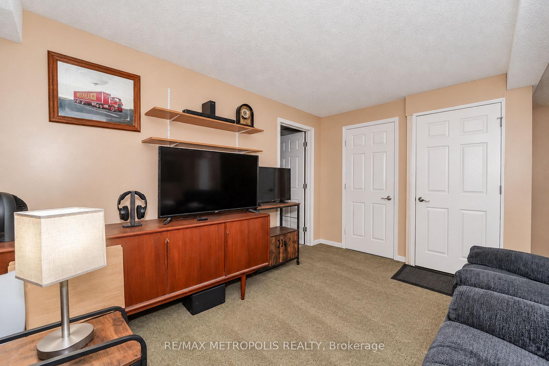 Photo 44 of 1 Herriot Street, Caledon, Palgrave — HOMEH