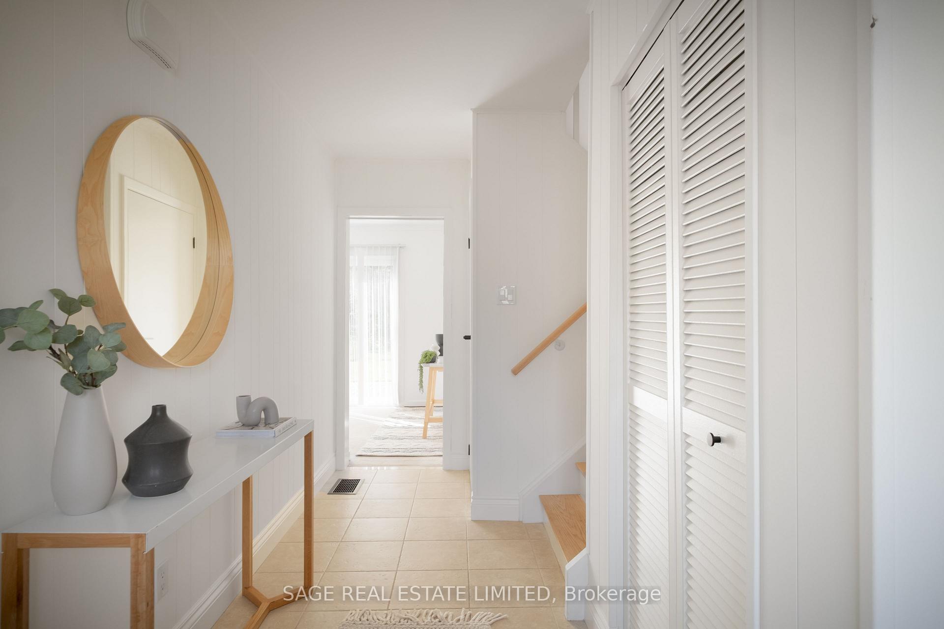 Photo 5 of 1410 Lewisham Drive, Mississauga, Clarkson — HOMEH