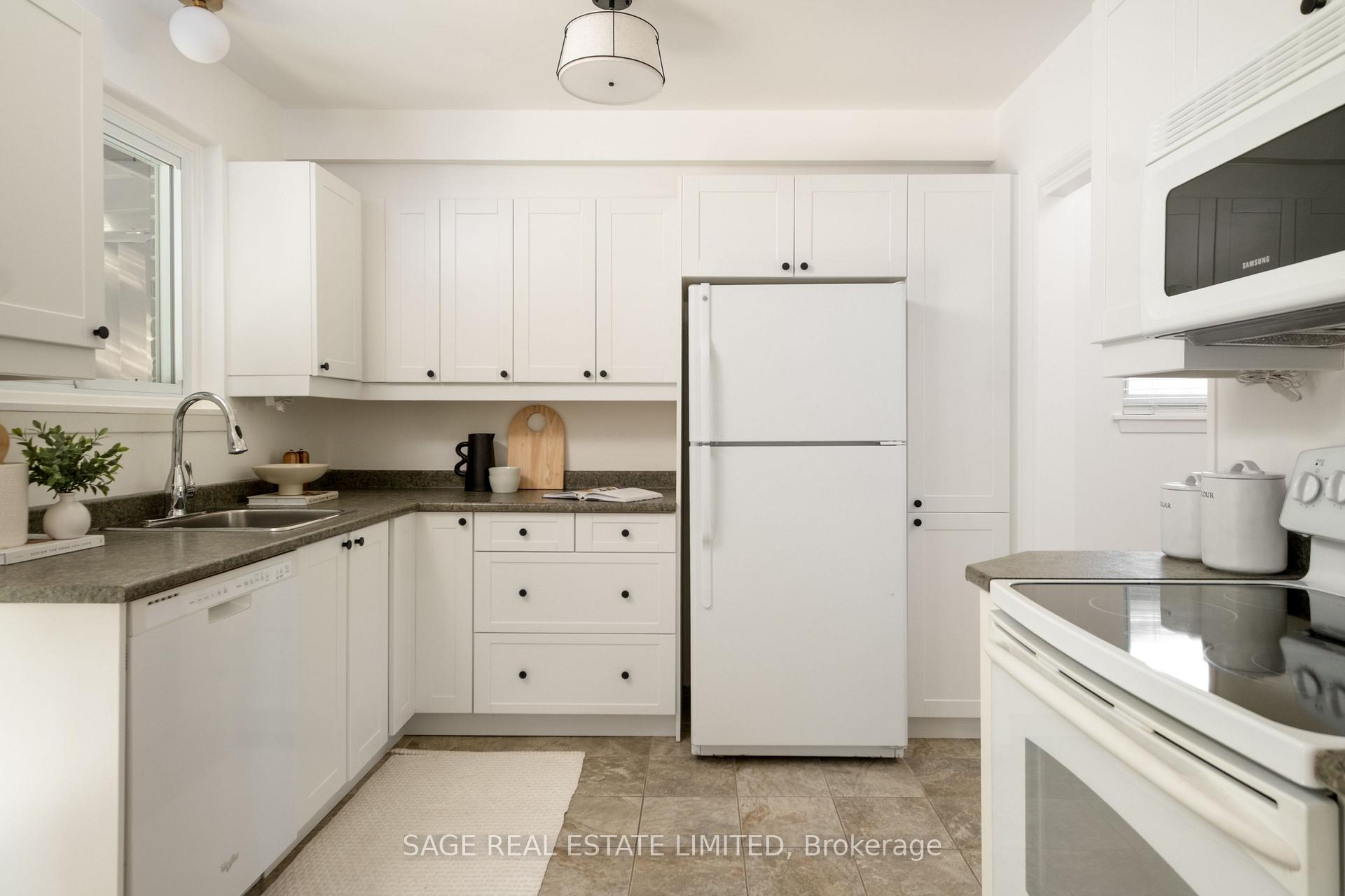 Photo 17 of 1410 Lewisham Drive, Mississauga, Clarkson — HOMEH