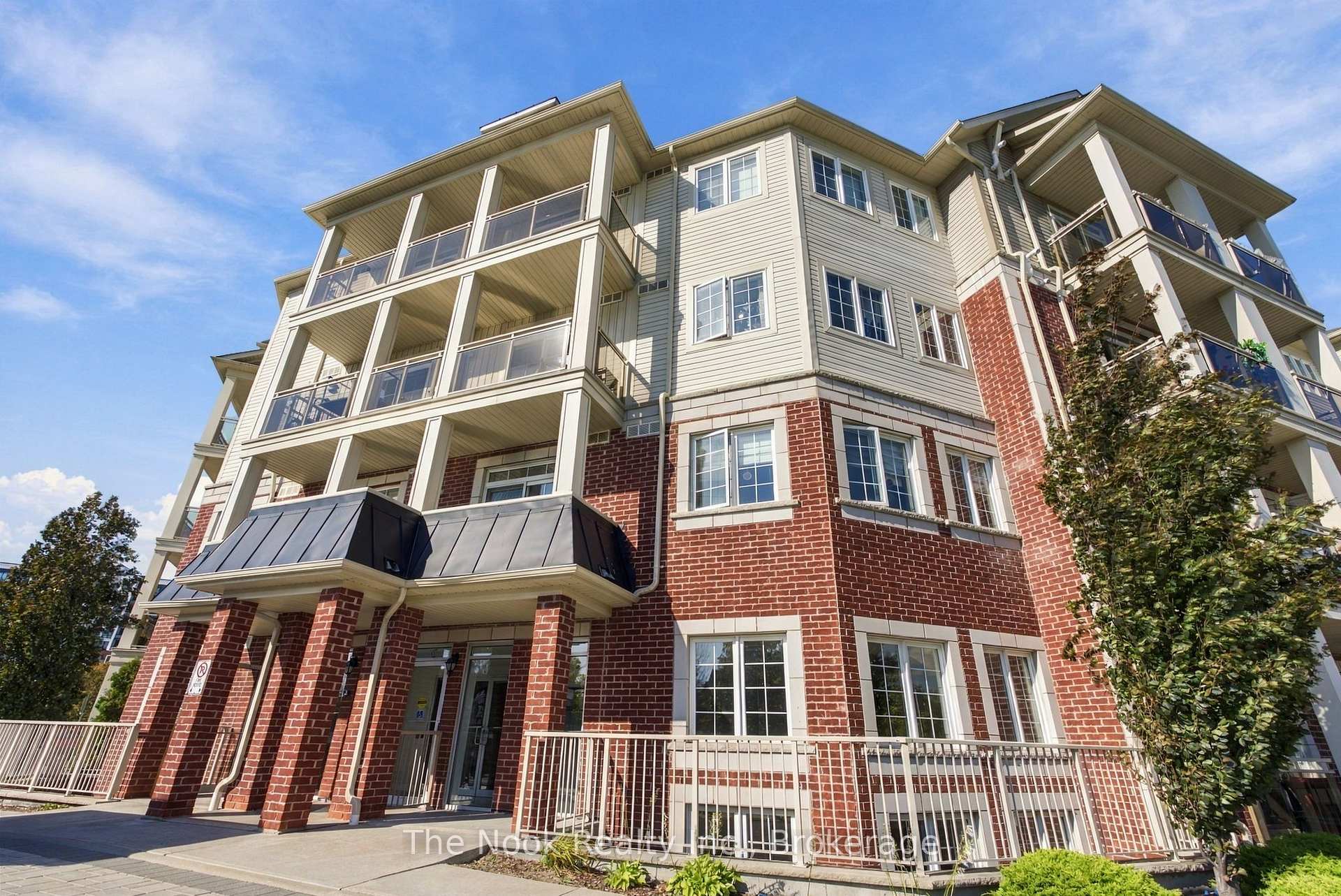 Photo 2 of Unit 420, 84 Aspen Springs Drive, Clarington, Bowmanville — HOMEH