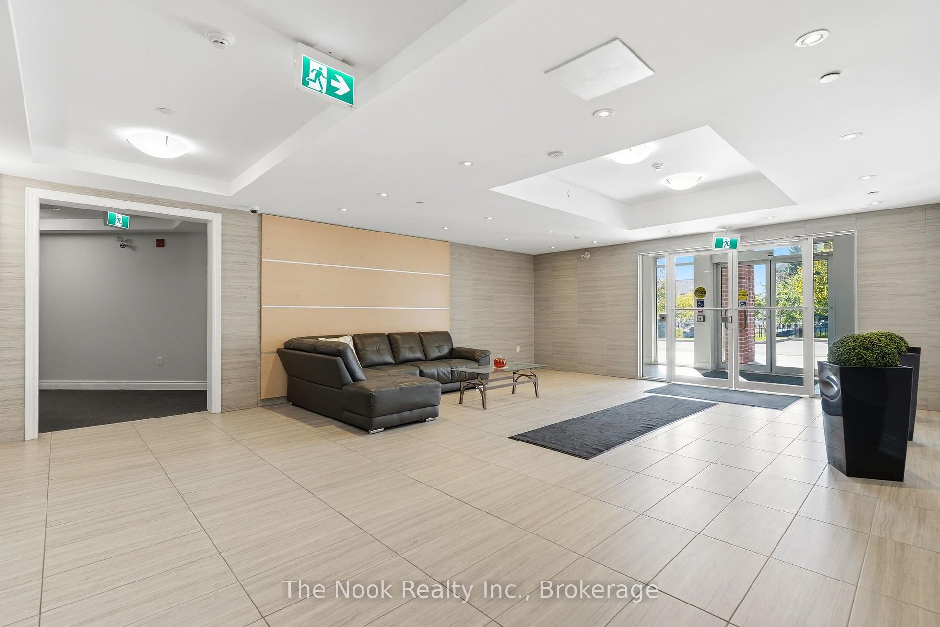 Photo 5 of Unit 420, 84 Aspen Springs Drive, Clarington, Bowmanville — HOMEH