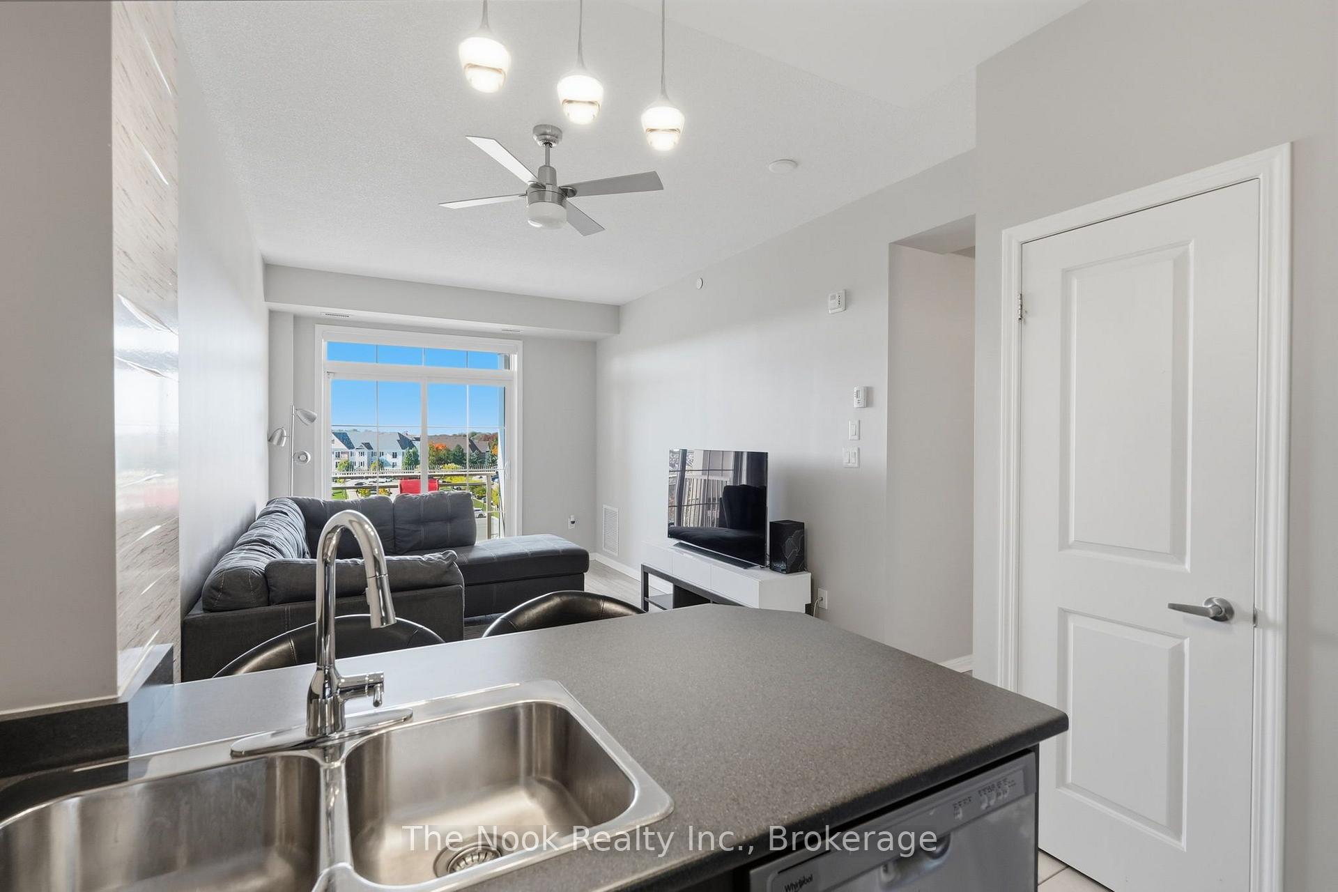 Photo 12 of Unit 420, 84 Aspen Springs Drive, Clarington, Bowmanville — HOMEH