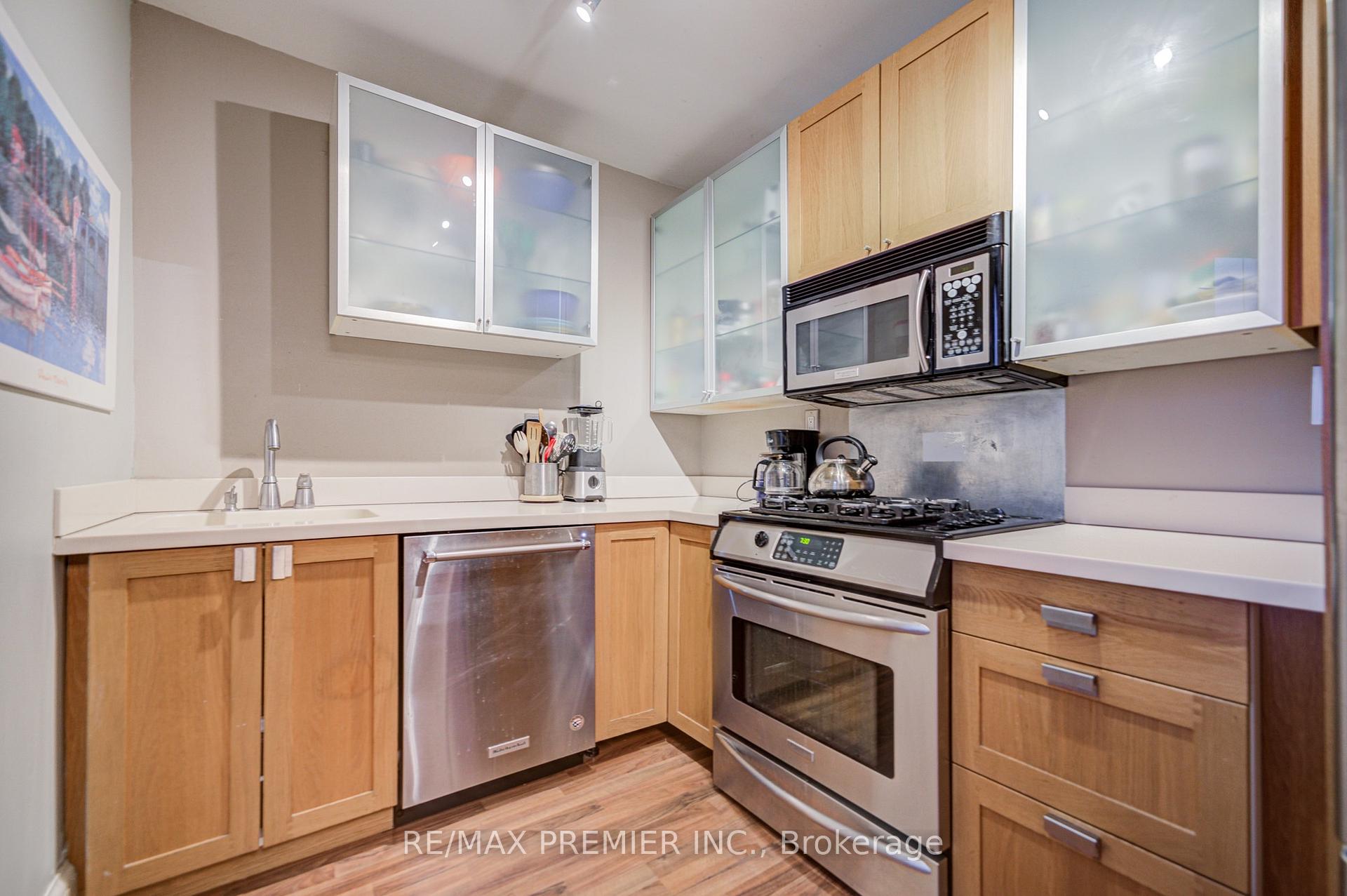 Photo 3 of Unit 3, 224 Lippincott Street, Toronto, University — HOMEH