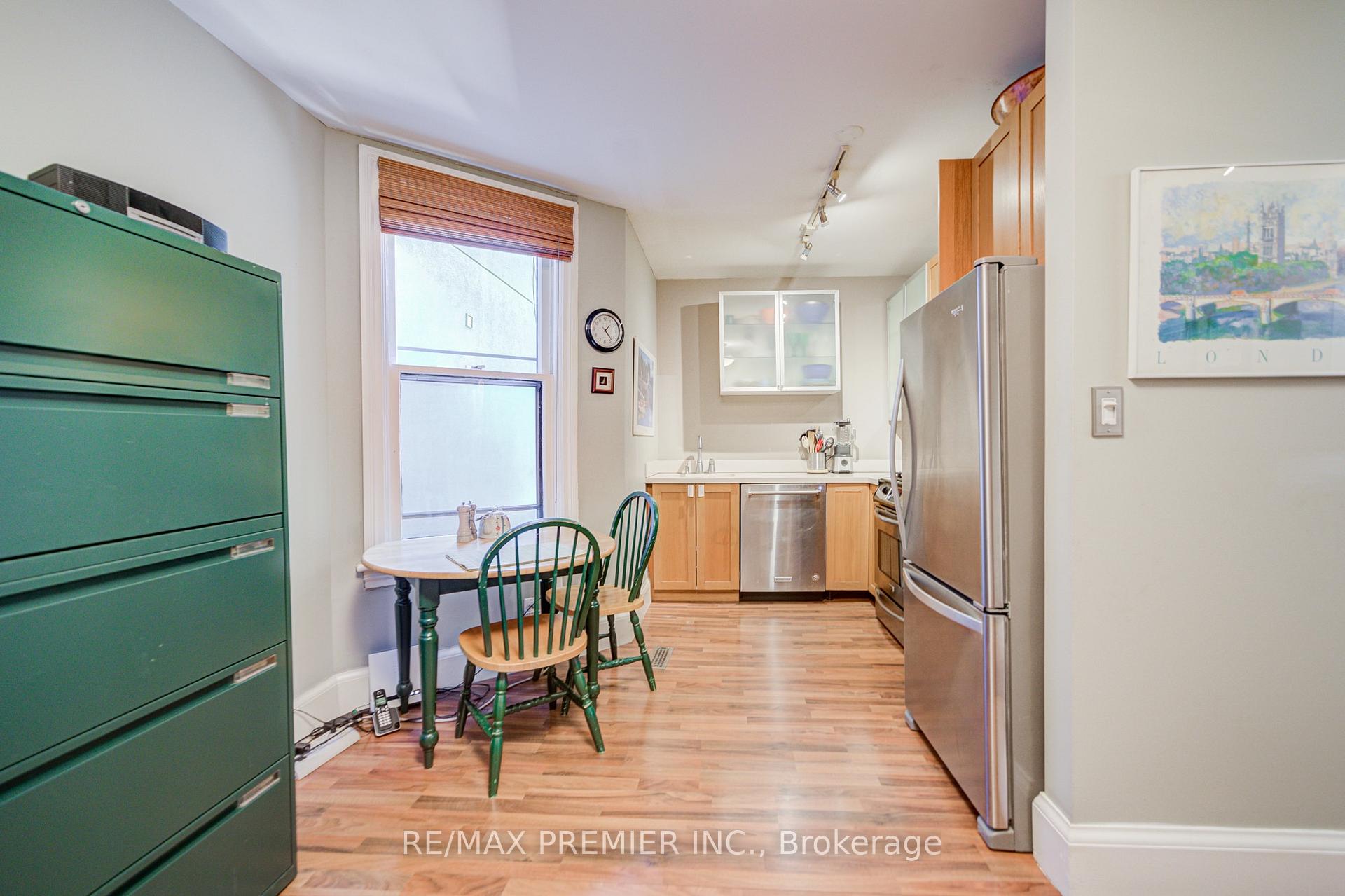 Photo 6 of Unit 3, 224 Lippincott Street, Toronto, University — HOMEH